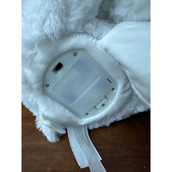 CUDDLE BARN Polar Bear Lighted Sings and Dance's "Let it Snow" - Picture 9 of 9